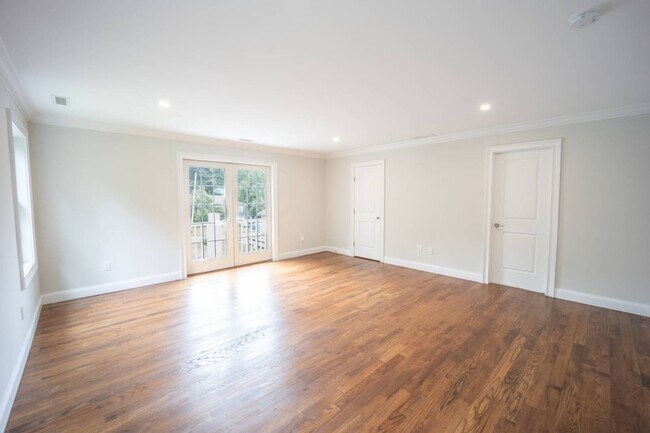 Building Photo - 1 Kewanee Rd