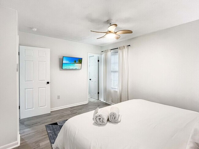 Building Photo - 1224 Crawford Way