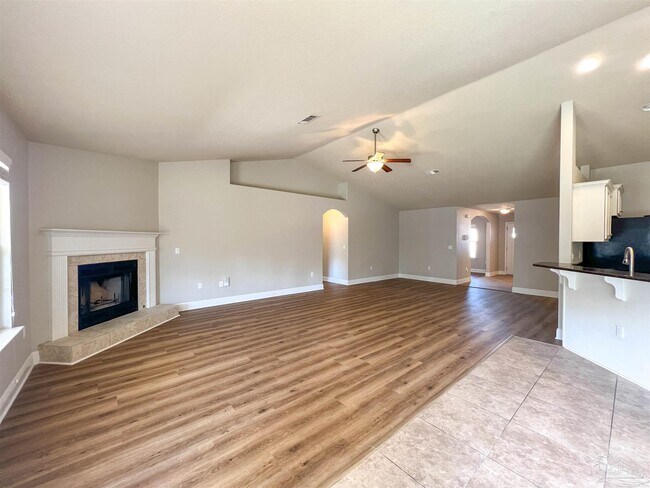 Building Photo - 5588 Inspiration Street