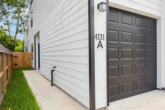 Building Photo - 4131 Mallow St