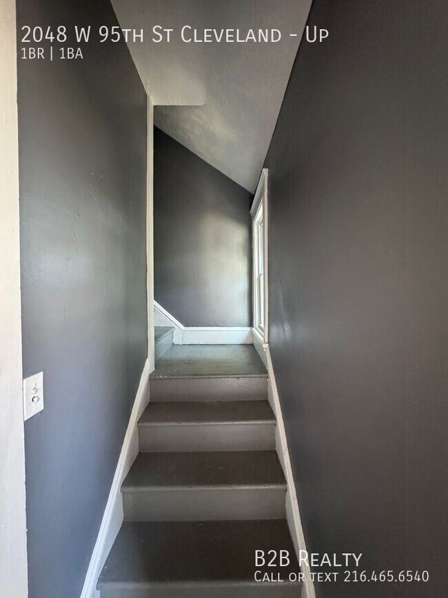 Building Photo - 2048 W 95th St