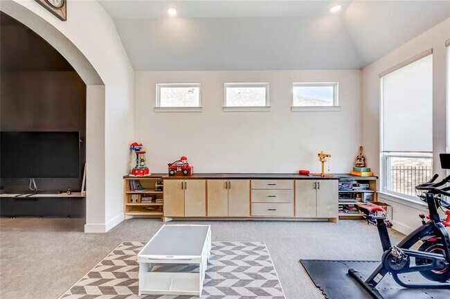 Building Photo - 126 LITTLE Strm Cv