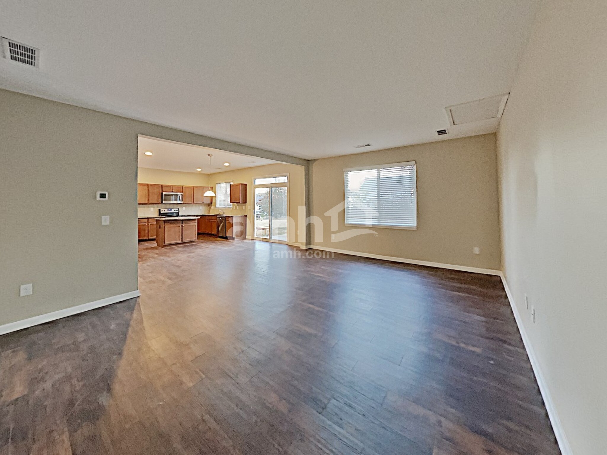 Building Photo - 822 Commerce Trl