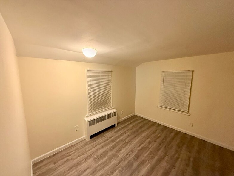 Building Photo - 203 Berkshire Dr