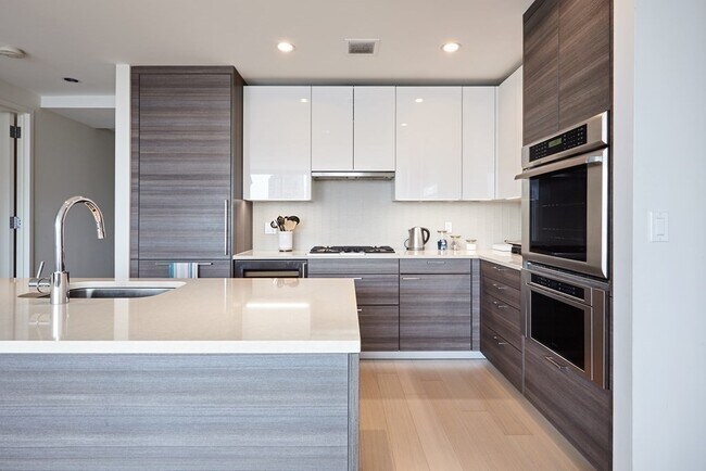 Building Photo - 1 Franklin St