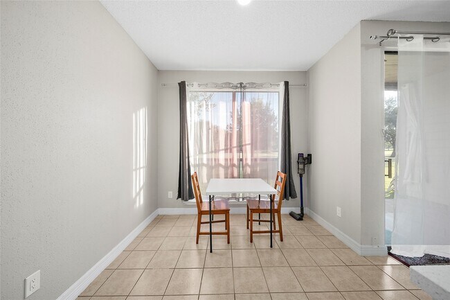 Building Photo - 8257 Sands Point Dr