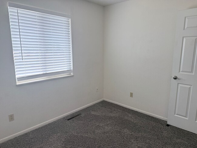 Building Photo - 5710 Eldora Dr