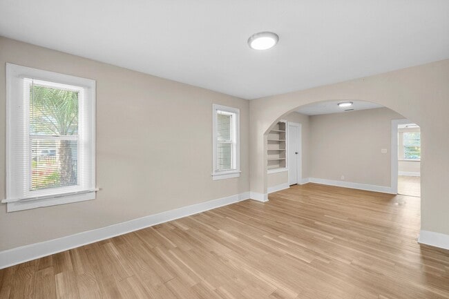 Building Photo - 1128 Belleair Rd