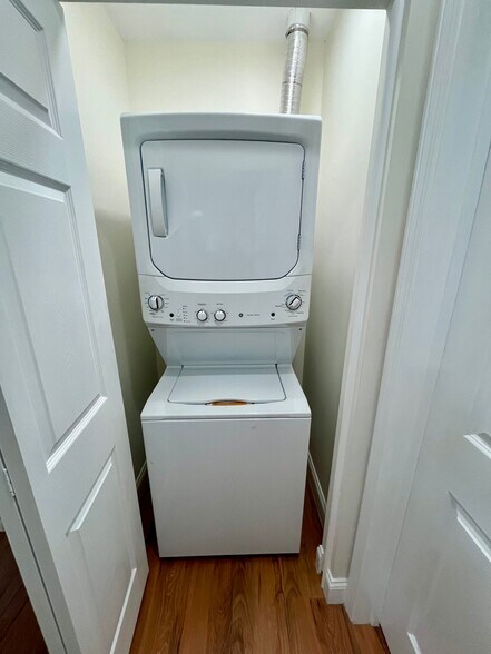 Building Photo - 158 N Canyon Blvd