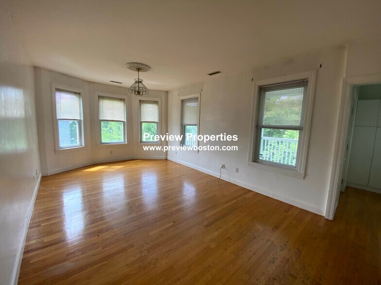 Building Photo - 44 Champney St