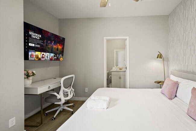 Building Photo - 6612 W Paradise Ln