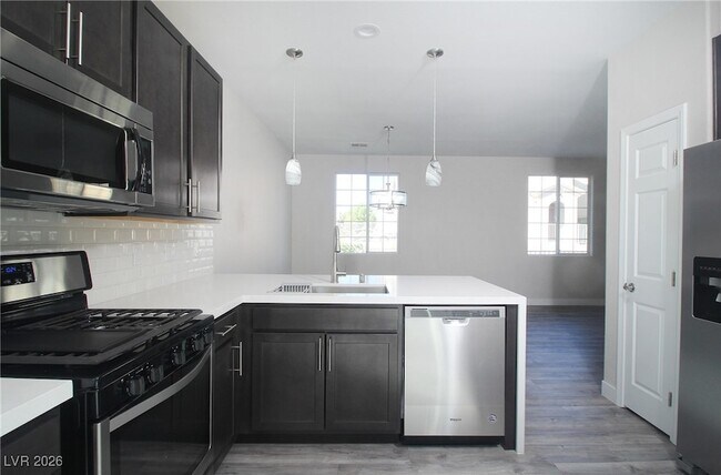 Building Photo - 7916 Violet Dawn St