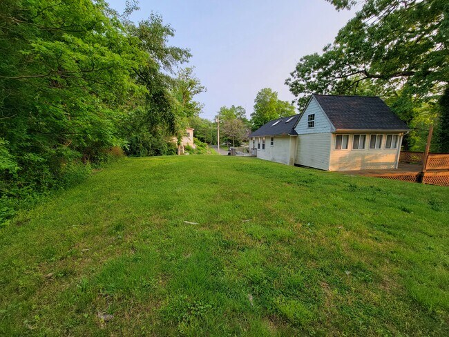 Building Photo - 103 Shore Dr