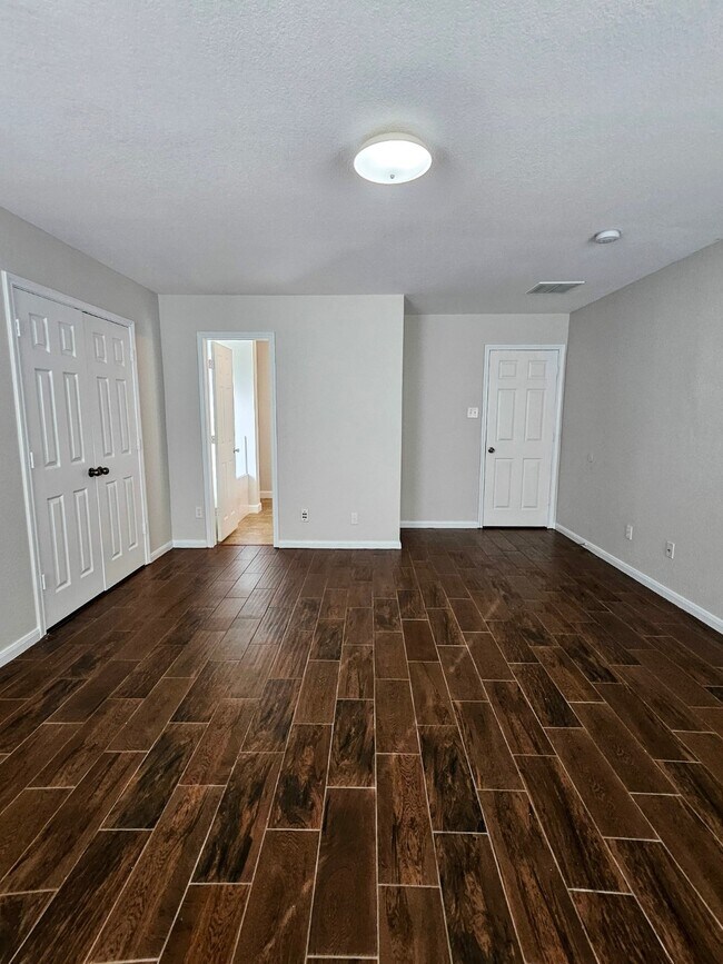Building Photo - 18315 Fair Grange Ln
