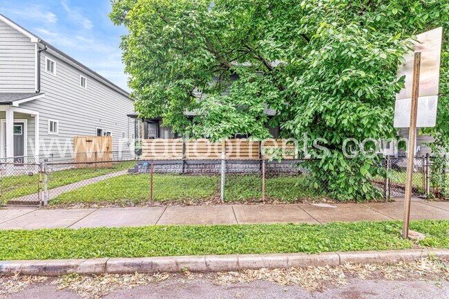 Building Photo - Updated & Budget-Friendly 3-Bedroom Home N...