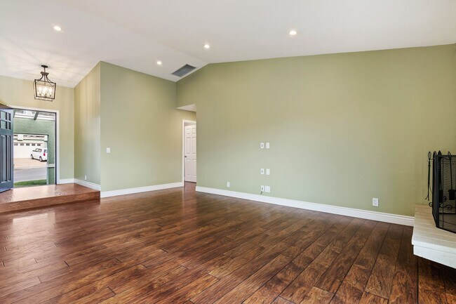Building Photo - Great single story home in Benicia With All Utilities Included