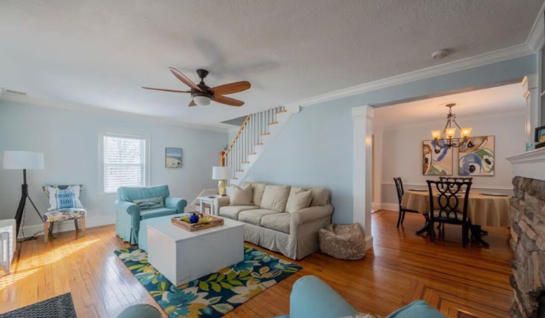 Building Photo - 817 Drummond Ave