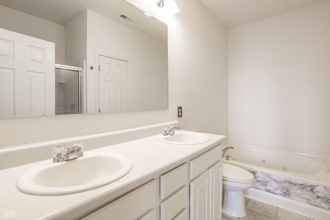 Building Photo - 3394 Roundlake Lane