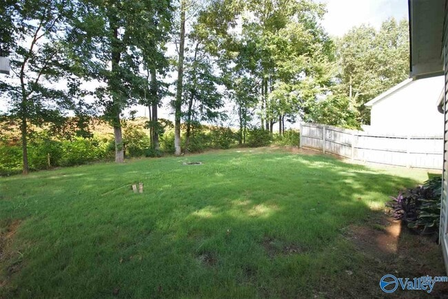 Building Photo - 252 Mountain Creek Dr