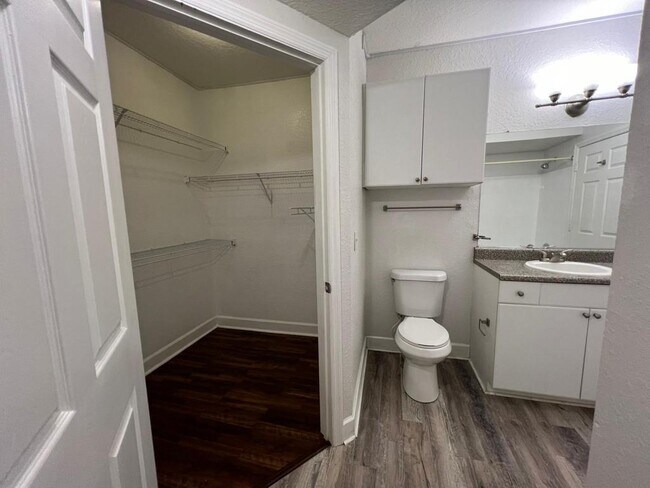 Building Photo - 202 E South St