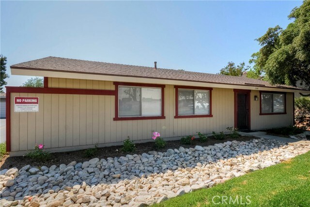Building Photo - 1644 Carmel Cir E