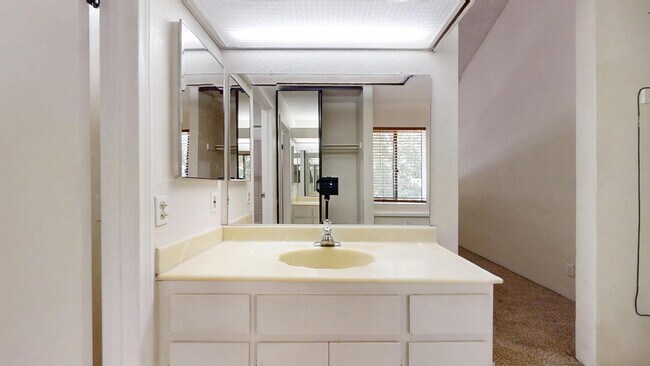 Building Photo - 48255 Monroe St