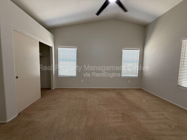 Building Photo - 2340 E Derringer Way