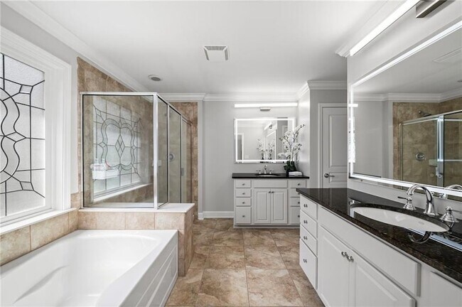 Building Photo - 2872 Overlook Way NE