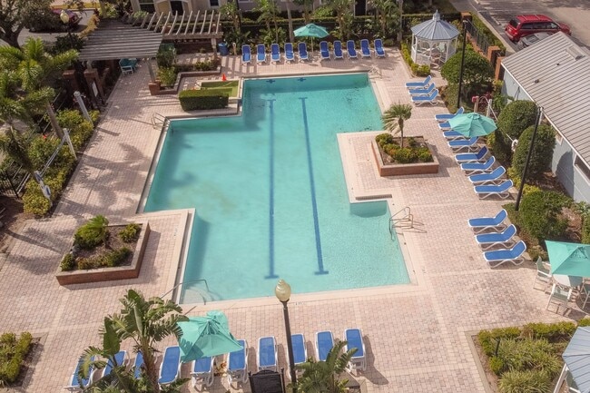 Building Photo - 3/2~Soho St ~ Resort Style Living!!!