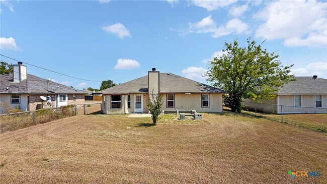 Building Photo - 3507 Christie Dr