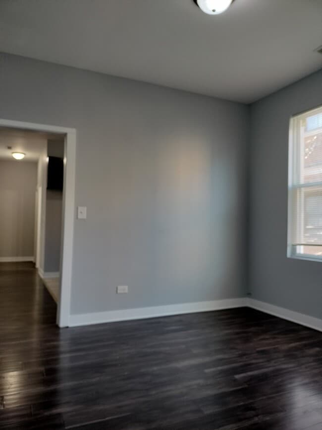 Building Photo - 1945 W 48th St