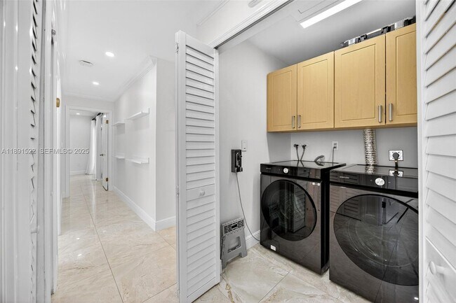 Building Photo - 13280 SW 39th Terrace