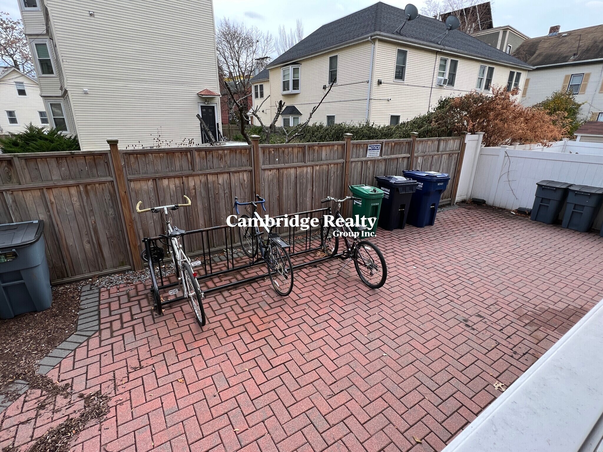 Building Photo - 96 Columbia St