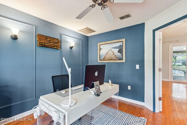 Building Photo - 2537 Emperor Dr