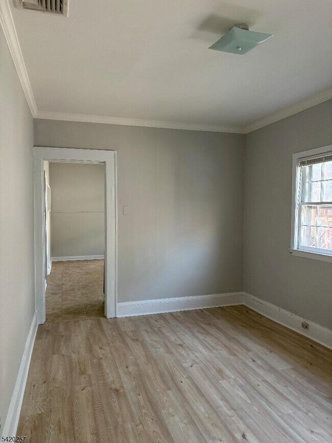 Building Photo - 161 Union Ave