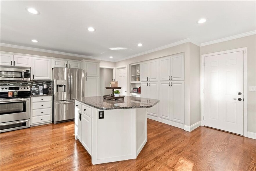 Building Photo - 4336 Fox Creek Dr