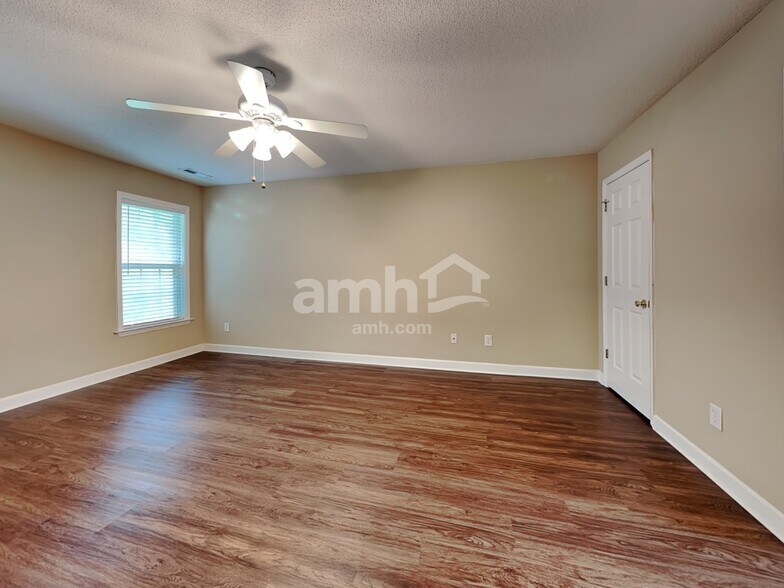 Building Photo - 1629 Hawkcrest Ln
