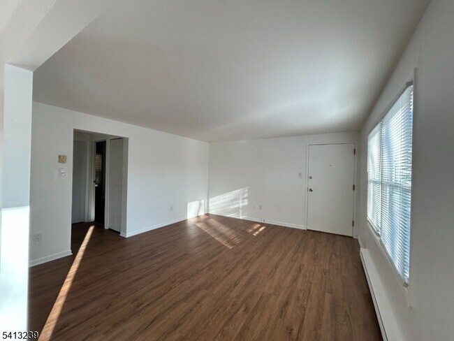 Building Photo - 3 Prospect St