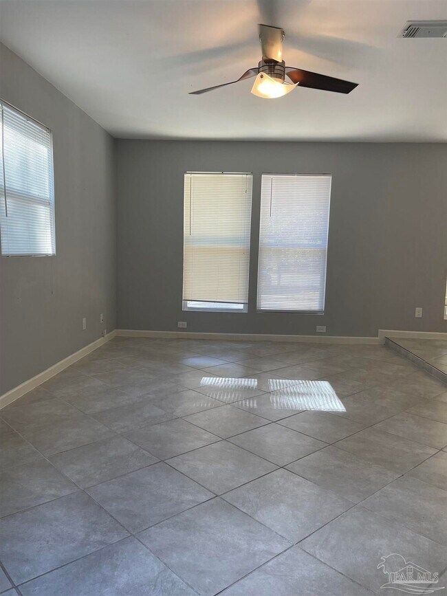 Building Photo - 5212 Parkway Dr
