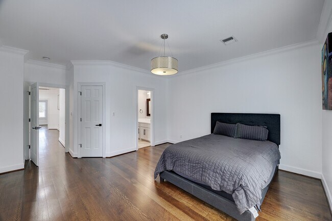 Building Photo - 6213 San Felipe St
