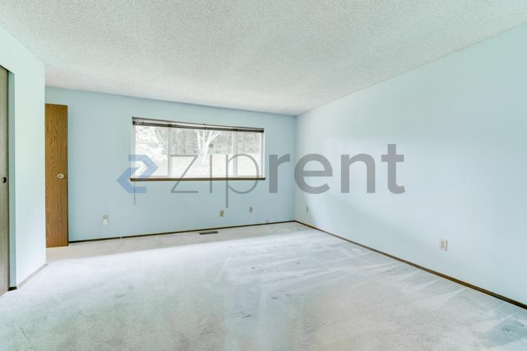Building Photo - Unit