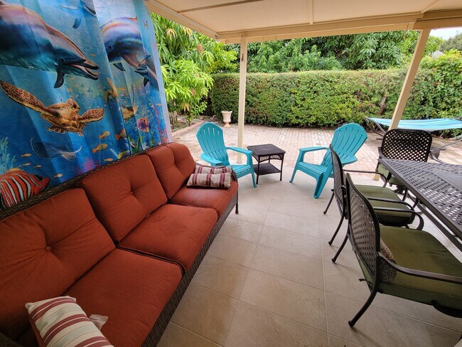 Building Photo - 1520 NE 33rd St