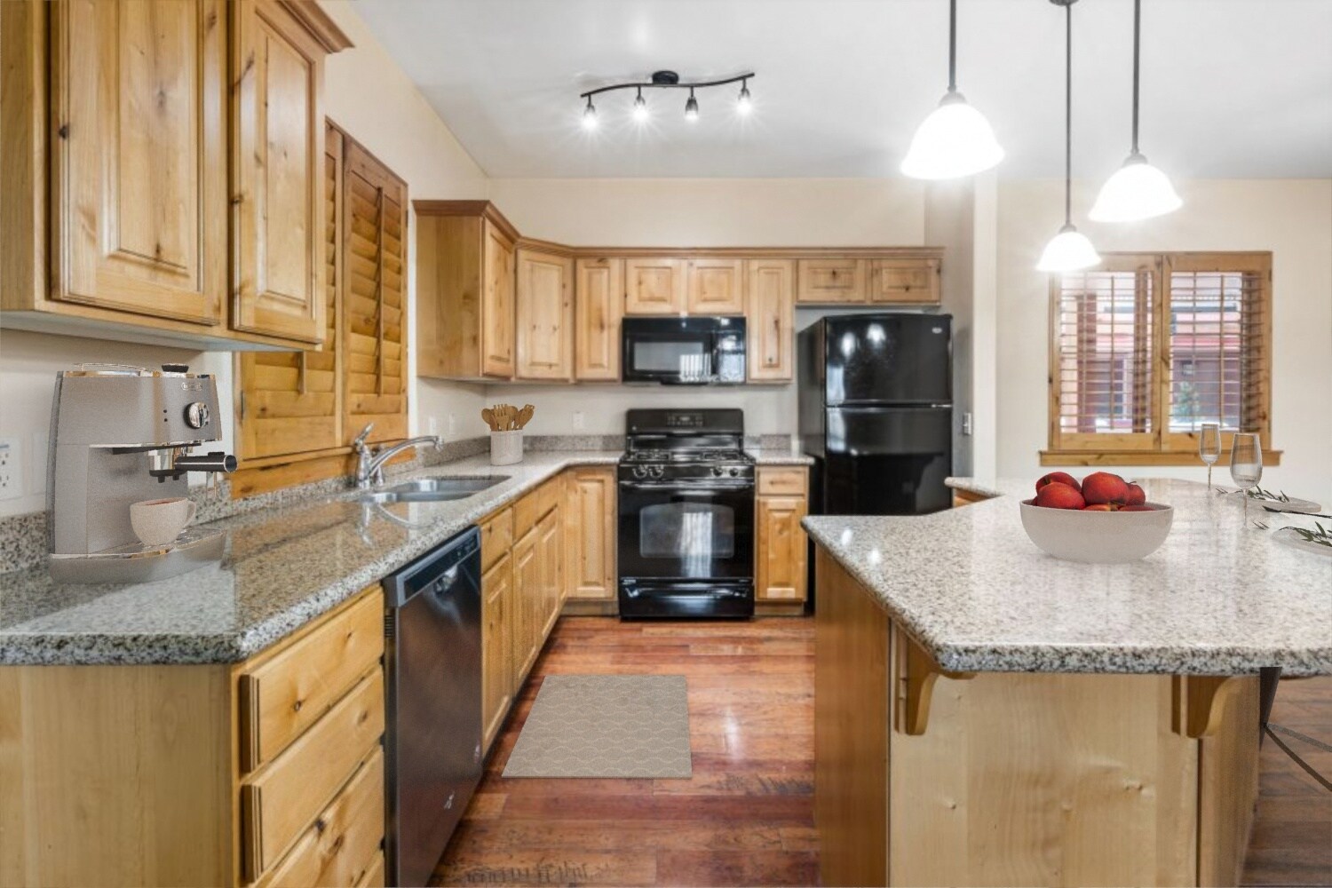 Kitchen - 5519 Lillehammer Ln