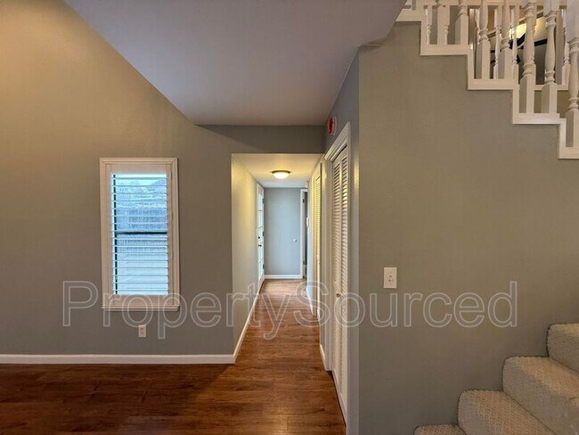 Building Photo - 428 Phoenix Ave