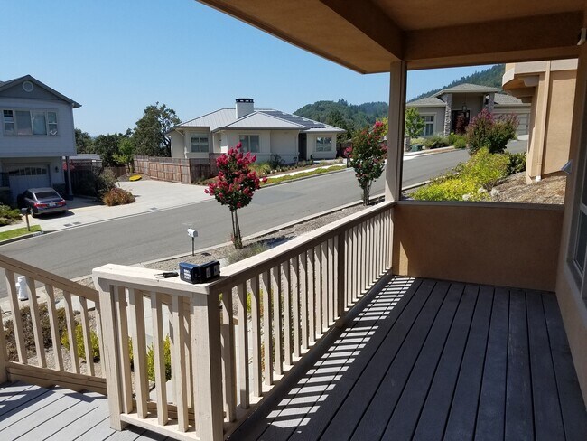 Building Photo - 5960-5964 Vista Ridge