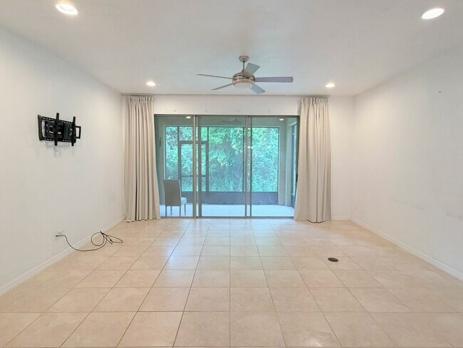 Building Photo - 1288 Pavia Dr