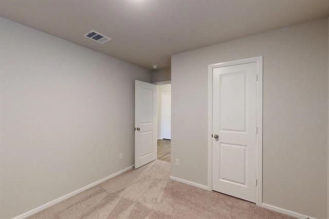 Building Photo - 409 Forsyth Dr