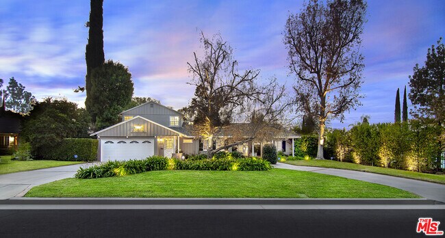 Building Photo - 4755 Alonzo Ave