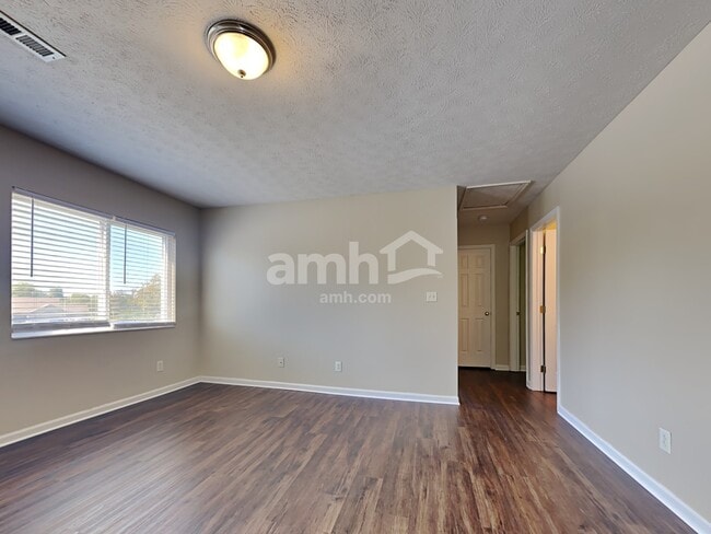 Building Photo - 10399 Peacock Ln