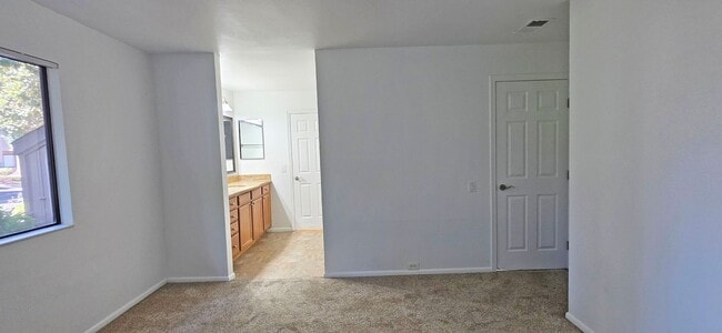 Building Photo - 508 Woodside Oaks